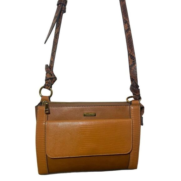 Rachael Zoe Croasbody - Picture 4 of 7